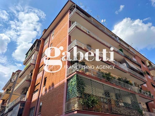 Appartamento in vendita di 111 m² in Via Salvatore Talamo, 27