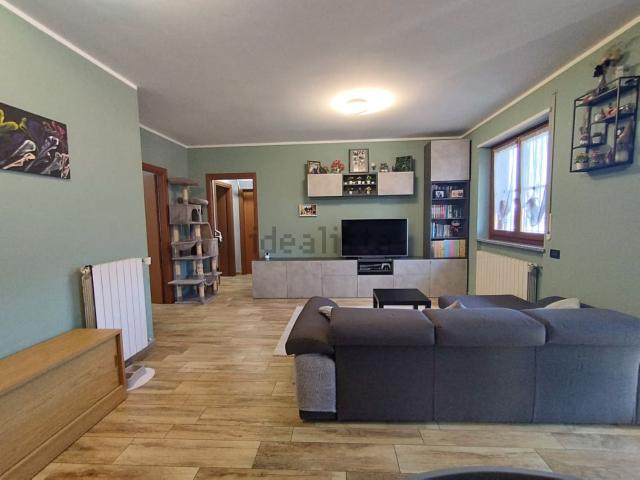 Appartamento in vendita di 111 m² in Via Sant&apos Ambrogio, 15