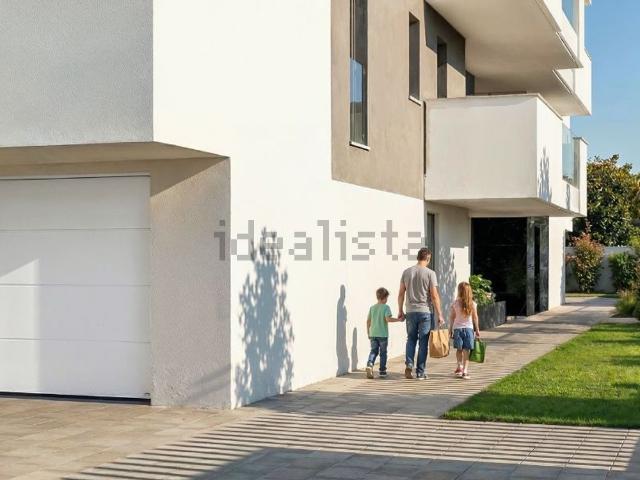 Appartamento in vendita di 111 m² in Via Piceni, 33