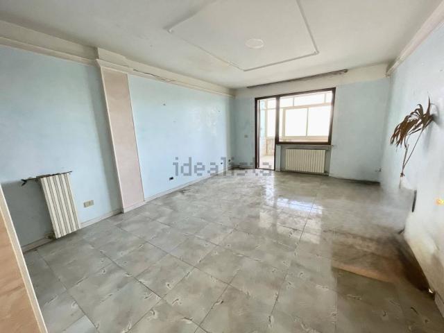 Appartamento in vendita di 111 m² in Via Pignatara, 213