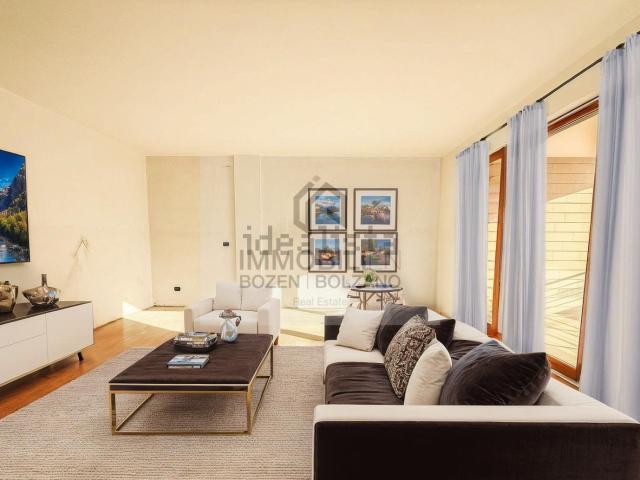 Appartamento in vendita di 111 m² in Via Renon, 7