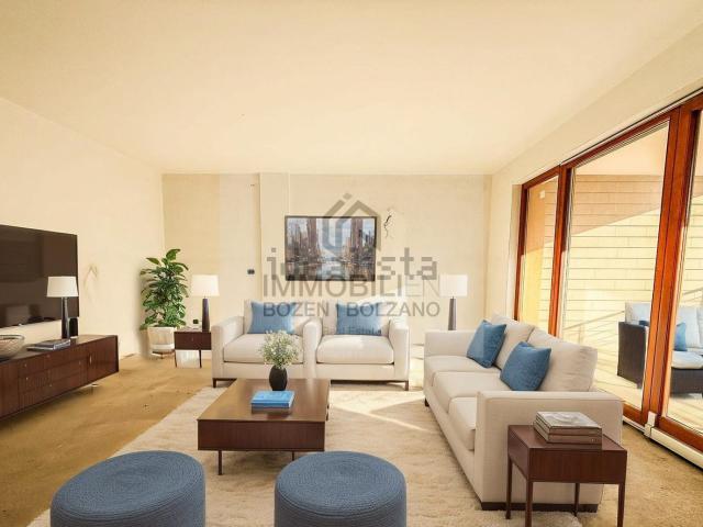 Appartamento in vendita di 111 m² in Via Renon, 8