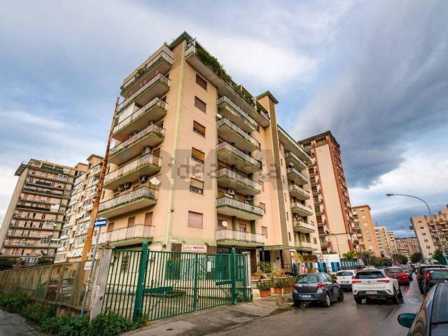 Appartamento in vendita di 111 m² in Via Rinaldo Montuoro, 9