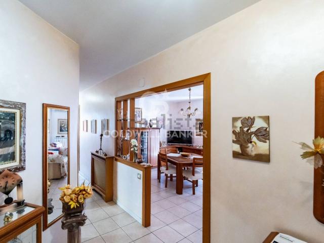 Appartamento in vendita di 111 m² in Via Tripoli, 107