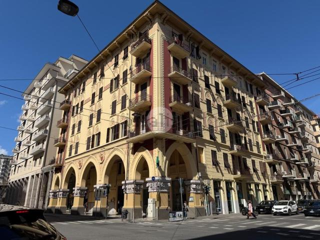 Appartamento in vendita di 111 m² in Via Vittorio Veneto, 113