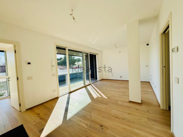 Appartamento in vendita di 111 m² in Viale Ugo Bassi