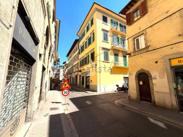 Appartamento in vendita di 111 m² in Borgo San Frediano, 79