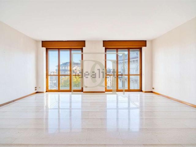 Appartamento in vendita di 111 m² in Corso Buenos Aires, 92