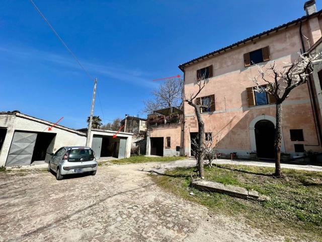 Appartamento in vendita di 111 m² in Frazione San Michele, 2