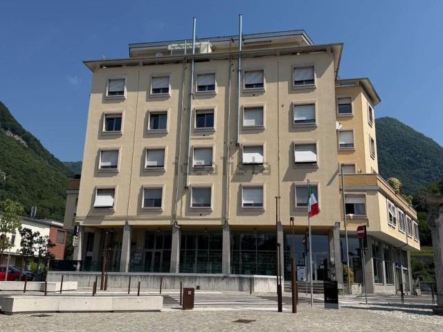 Appartamento in vendita di 111 m² in Piazza Giancarlo Puecher, 4