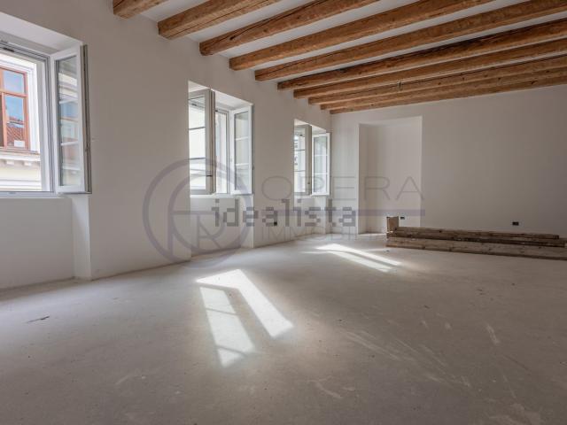 Appartamento in vendita di 111 m² in Piazza Giotti