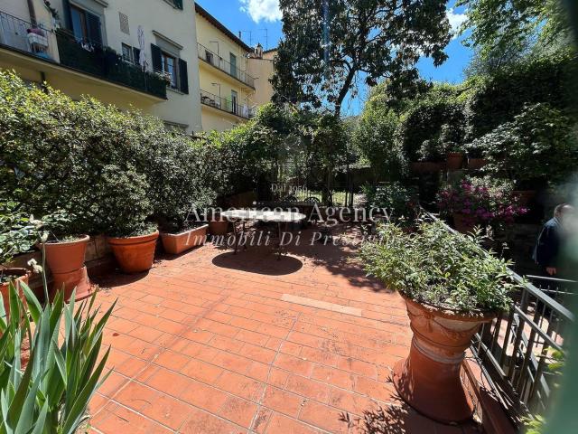 Appartamento in vendita di 111 m² in Piazza di San Francesco di Paola
