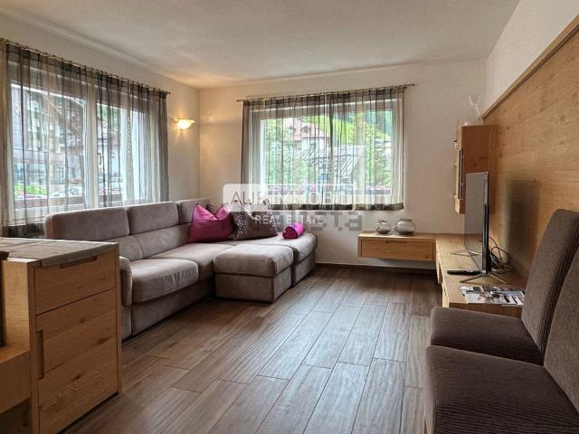Appartamento in vendita di 111 m² in Strada Nives, 14