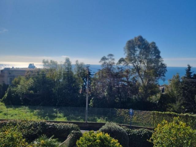Appartamento in vendita di 112 m² in Via Capinera