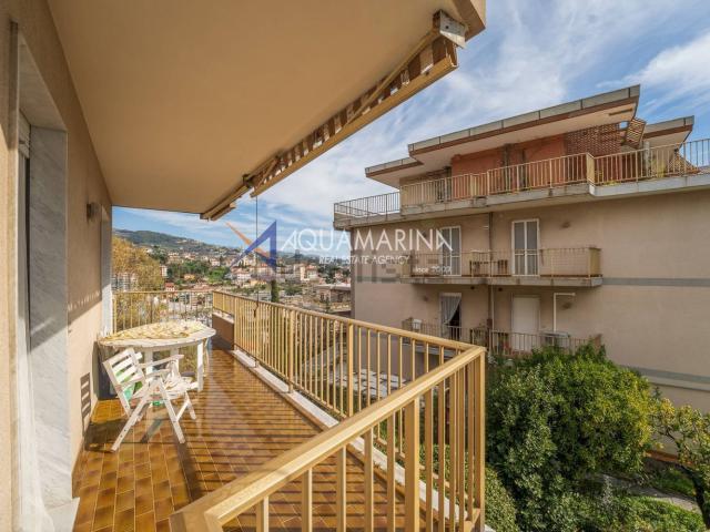 Appartamento in vendita di 112 m² in Via Capinera