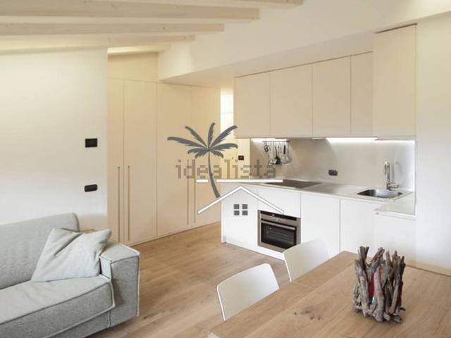 Appartamento in vendita di 112 m² in Via Antonio Fogazzaro, 8