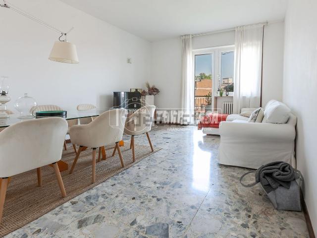 Appartamento in vendita di 112 m² in Via Andrea Solari, 41