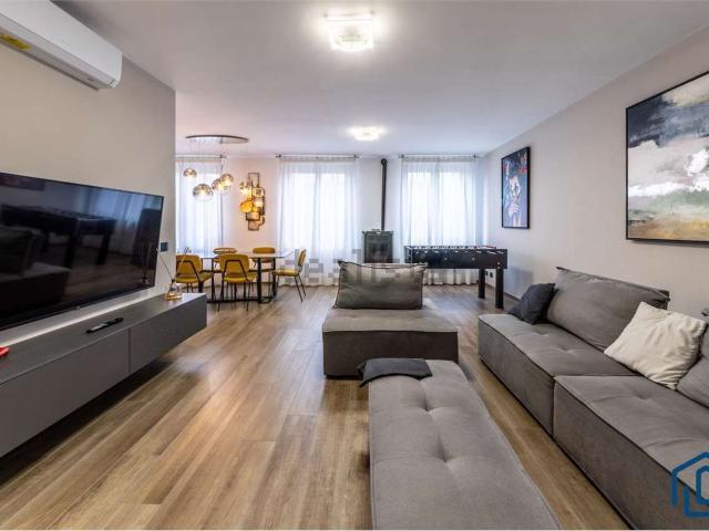 Appartamento in vendita di 112 m² in Via Acerbi, 26