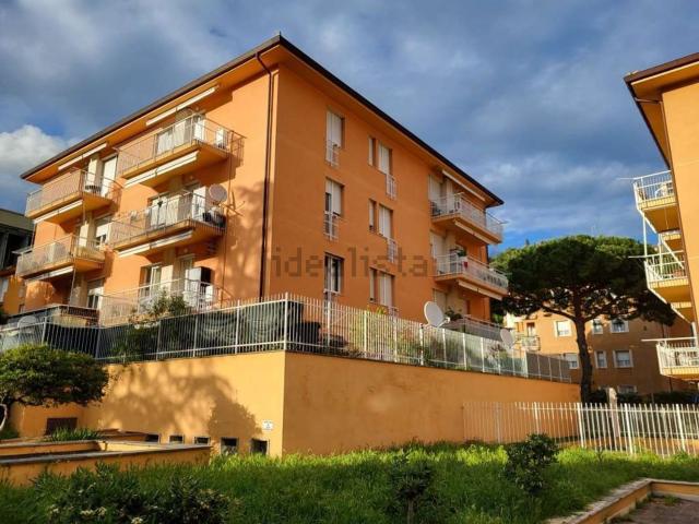 Appartamento in vendita di 112 m² in Via G. Leopardi, 17