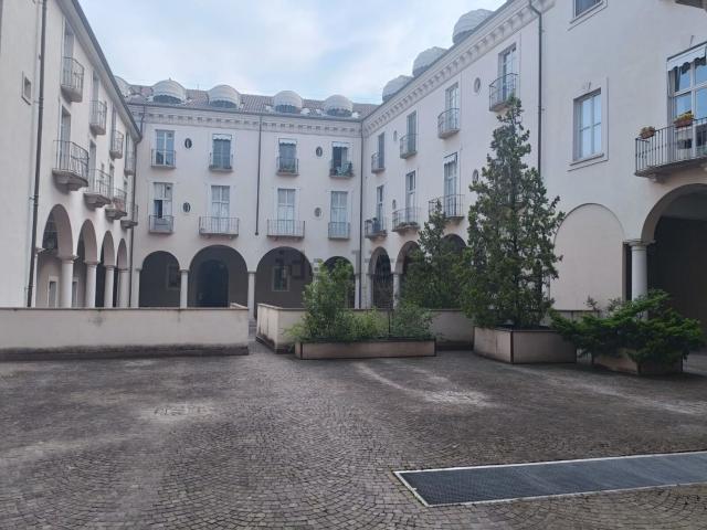Appartamento in vendita di 112 m² in Via Giuseppe Antonio Chenna, 35