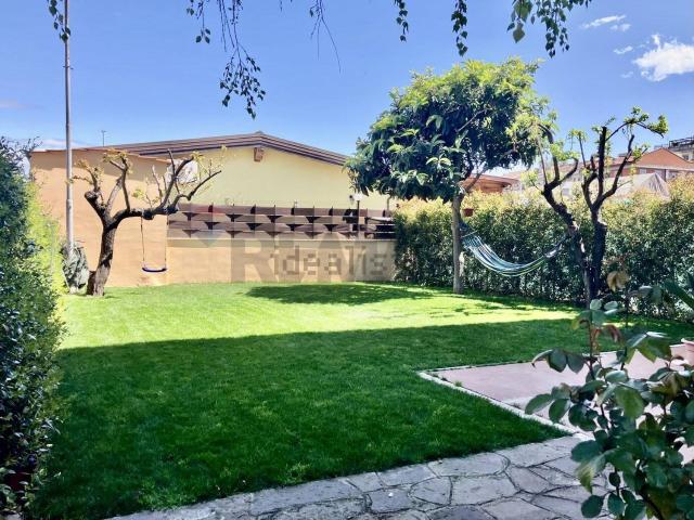 Appartamento in vendita di 112 m² in Via Giuseppe Lombardo Radice, 19
