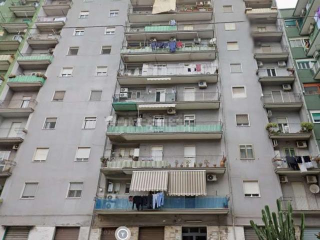 Appartamento in vendita di 112 m² in Via Giacomo Leopardi, 56