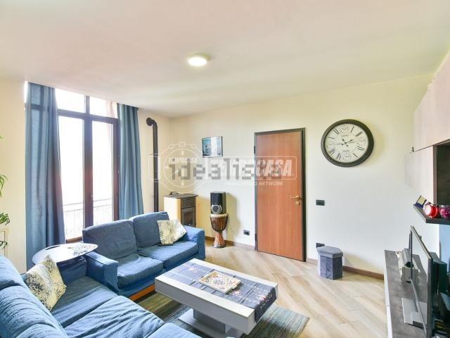 Appartamento in vendita di 112 m² in Via Don C. Belloni