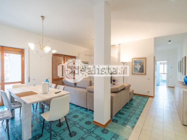 Appartamento in vendita di 112 m² in Via dei Mughetti