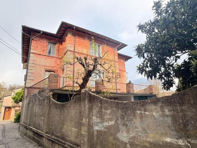Appartamento in vendita di 112 m² in Via dell&apos Asciola, 12