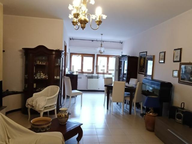 Appartamento in vendita di 112 m² in Via della Cooperazione