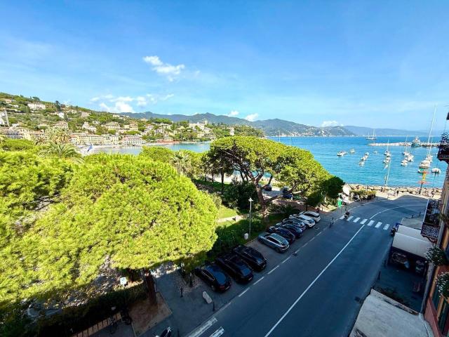 Appartamento in vendita di 112 m² in Via della Libertà, 6