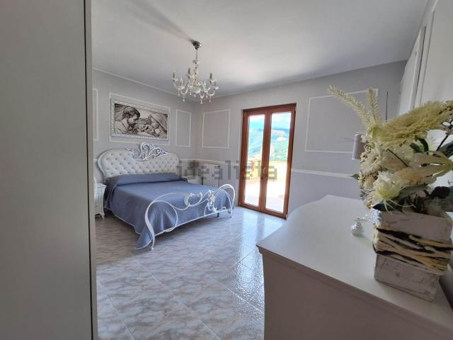 Appartamento in vendita di 112 m² in Via Fontanile