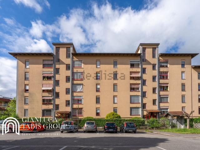 Appartamento in vendita di 112 m² in Via Fratelli Cervi, 14