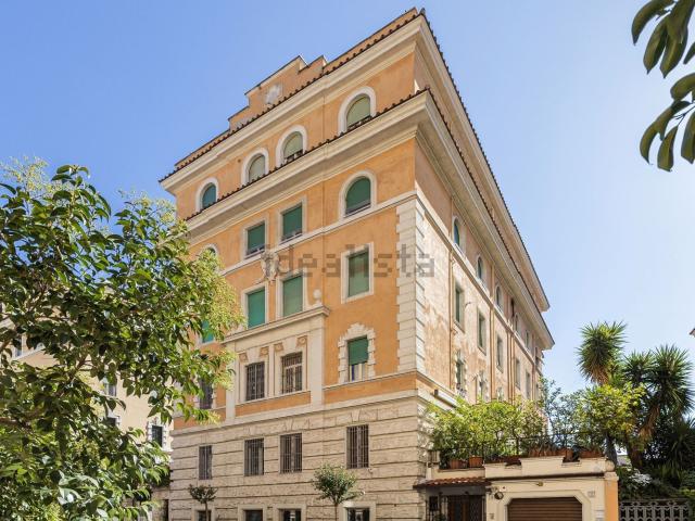 Appartamento in vendita di 112 m² in Via Fucino