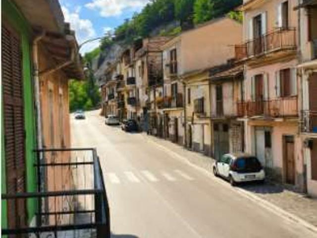 Appartamento in vendita di 112 m² in Via l&apos Aquila