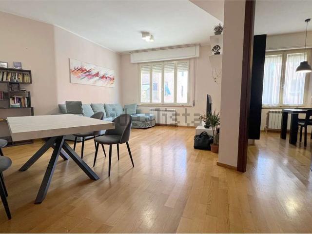 Appartamento in vendita di 112 m² in Via Luca Antonio Pellicciari, 11