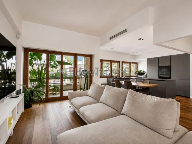 Appartamento in vendita di 112 m² in Via Mario Fani
