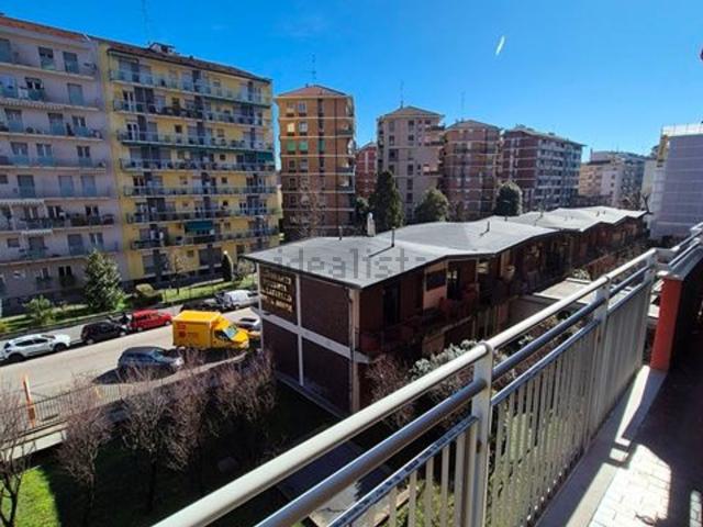 Appartamento in vendita di 112 m² in Via Negroli, 23