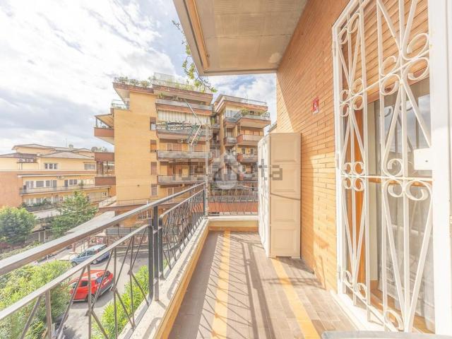 Appartamento in vendita di 112 m² in Via Salvatore d&apos Amelio, 24