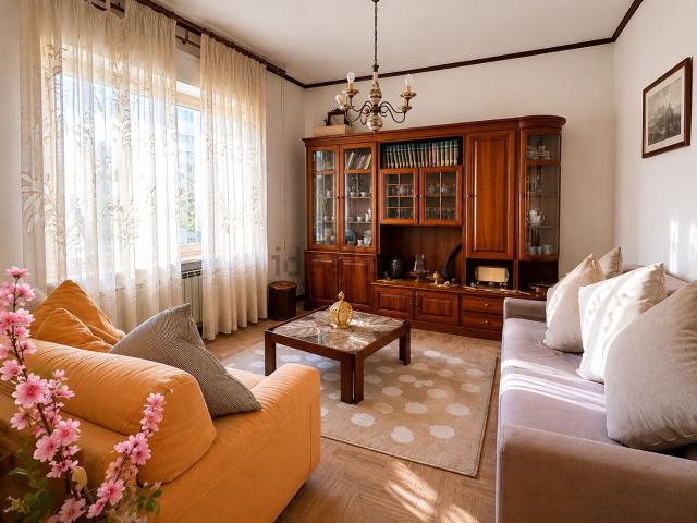 Appartamento in vendita di 112 m² in Via San Gregorio, 15