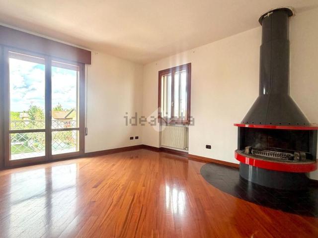 Appartamento in vendita di 112 m² in Via Sardegna, 23