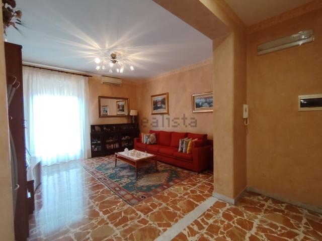Appartamento in vendita di 112 m² in Via Sciarelle