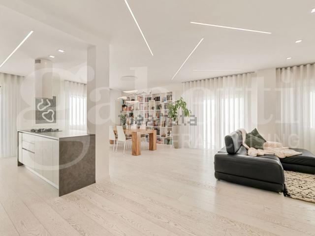 Appartamento in vendita di 112 m² in Via Servi di Maria, 27