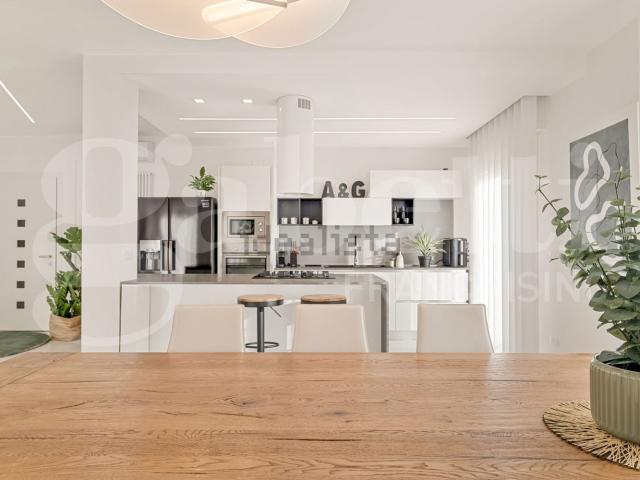 Appartamento in vendita di 112 m² in Via Servi di Maria, 28