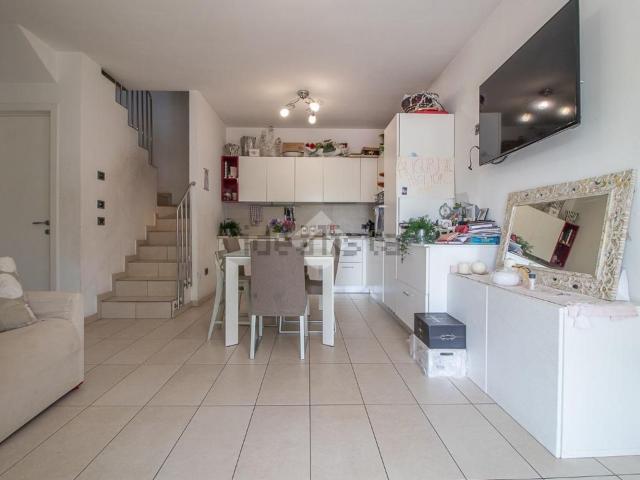 Appartamento in vendita di 112 m² in Via Pinarella, 195