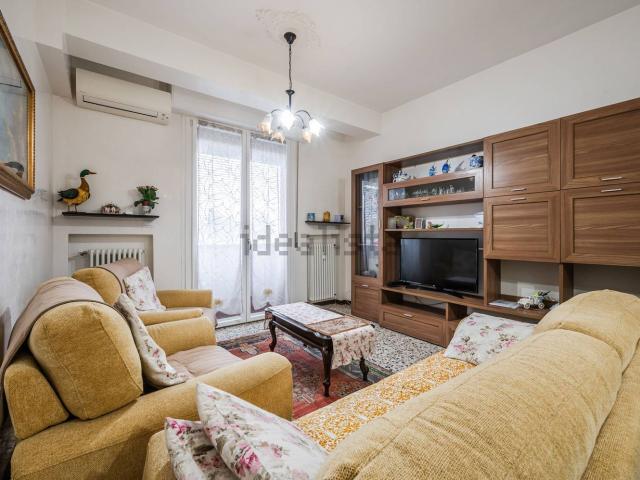 Appartamento in vendita di 112 m² in Via Rivoluzione D&apos Ottobre