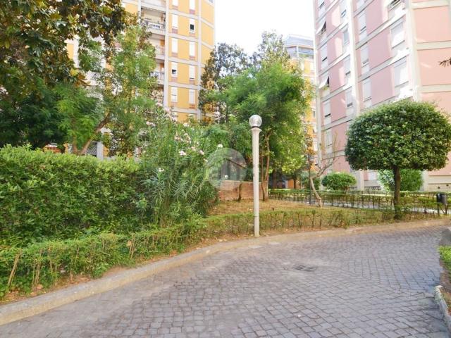 Appartamento in vendita di 112 m² in Via Tripolitania, 211