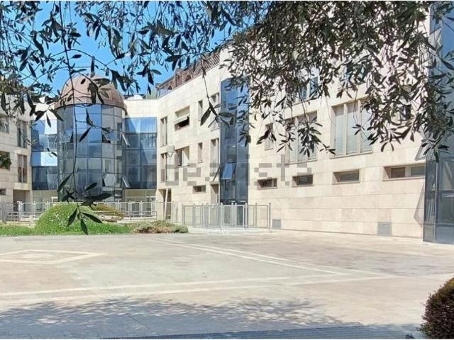 Appartamento in vendita di 112 m² in Via Vittorio Alfieri, 1