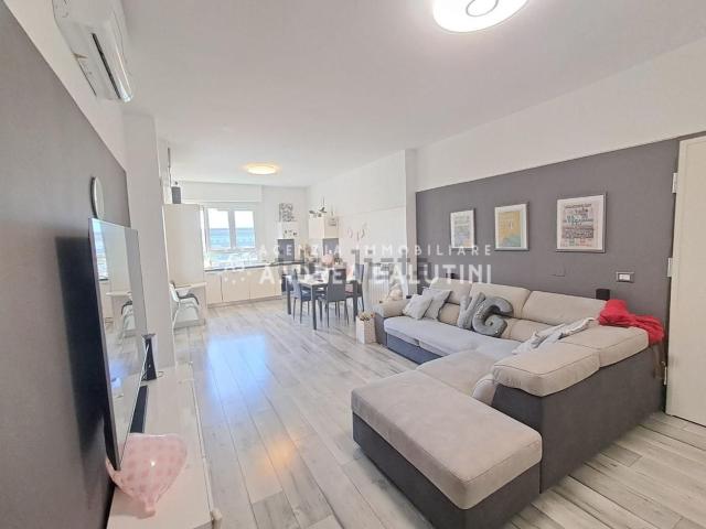 Appartamento in vendita di 112 m² in Via Vittorio Veneto