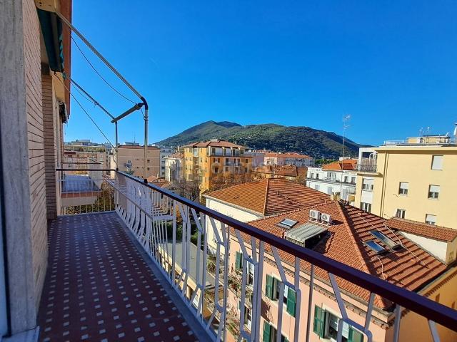 Appartamento in vendita di 112 m² in Via Vittorio Veneto